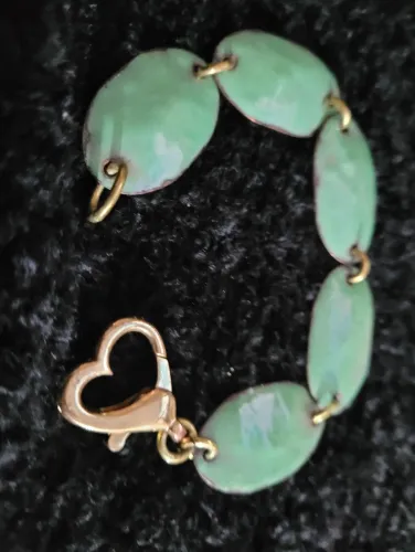 Enamel plain green bracelet 